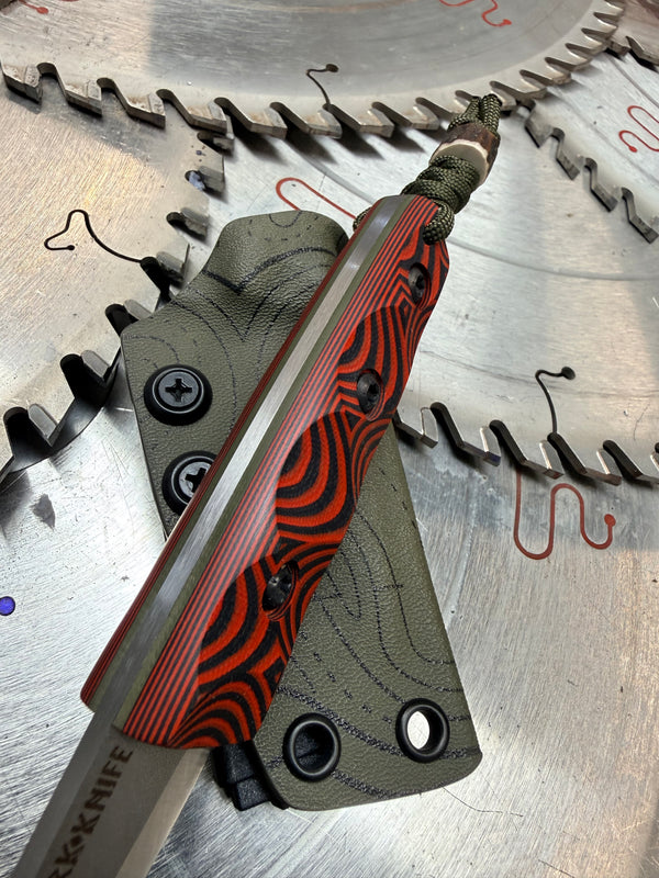 Thorn Puuko neck knife Fight or Die (Copy)