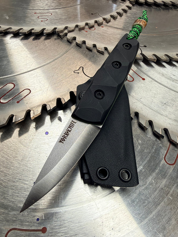 Thorn Puuko neck knife Fight or Die
