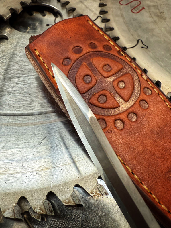 Huntsman Thuya Burr & Leather