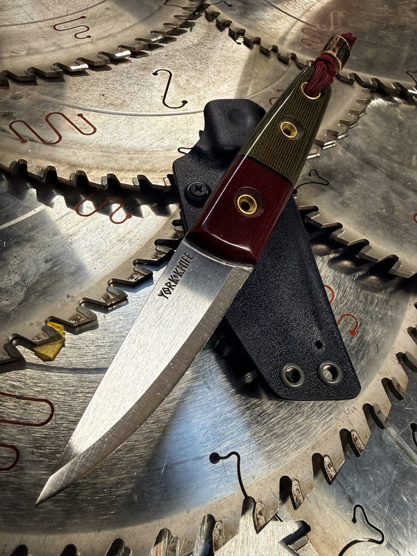 Ratatoskr Puuko Olive & Red Micarta