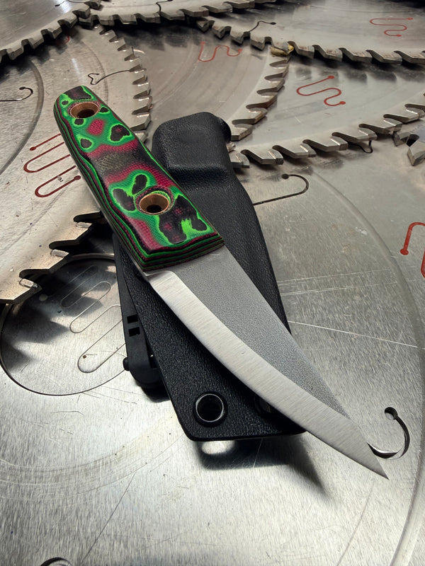 Thorn Puuko neck knife
